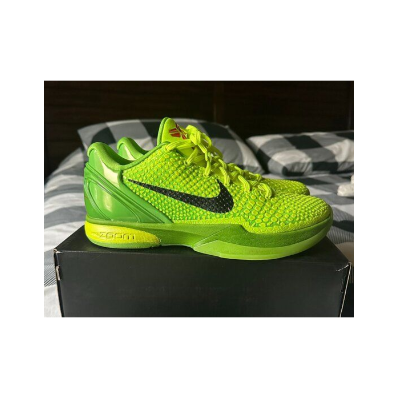 Kobe 8 "Grinch"